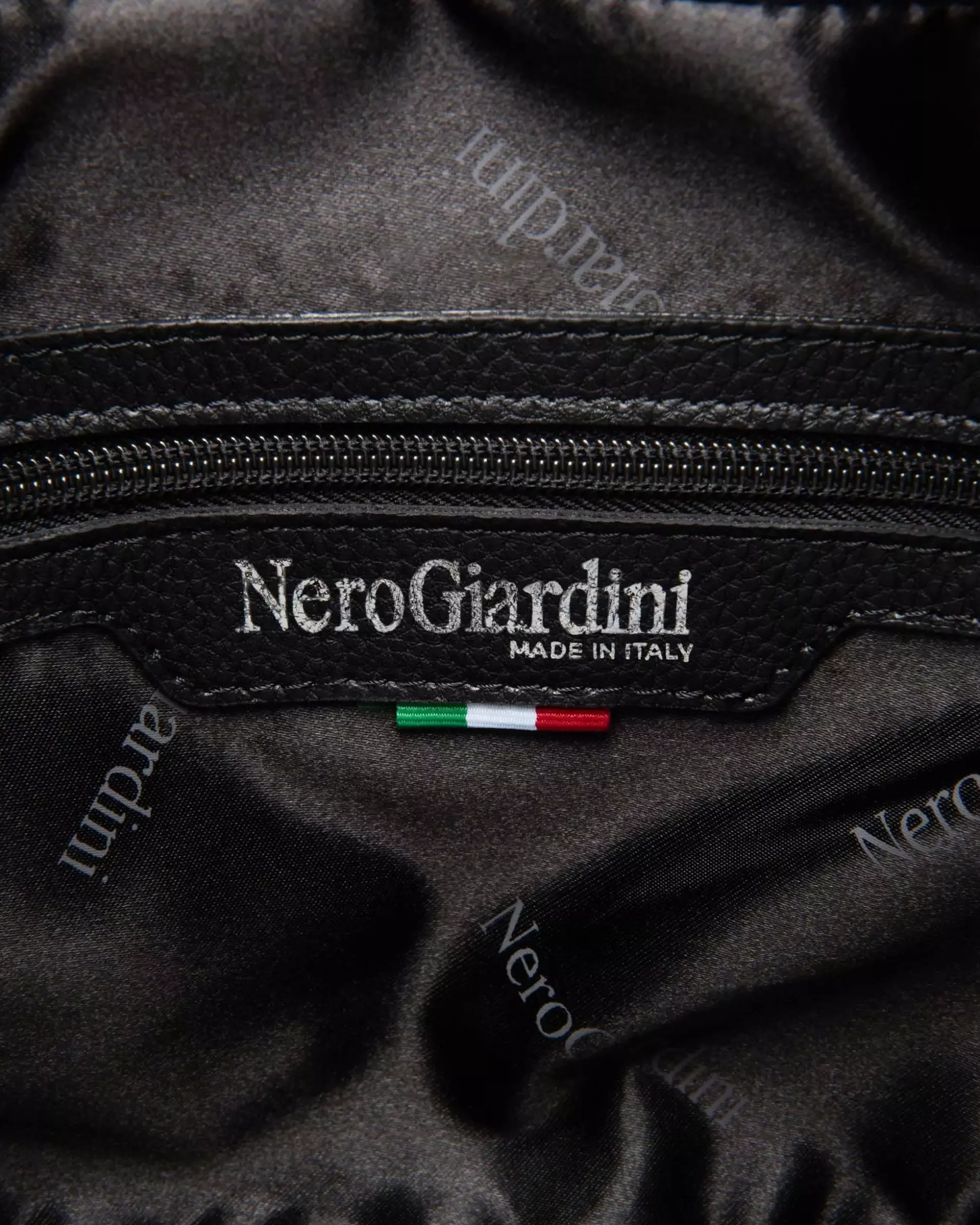 Borsa a Secchiello da Donna in Materiale Tecnico