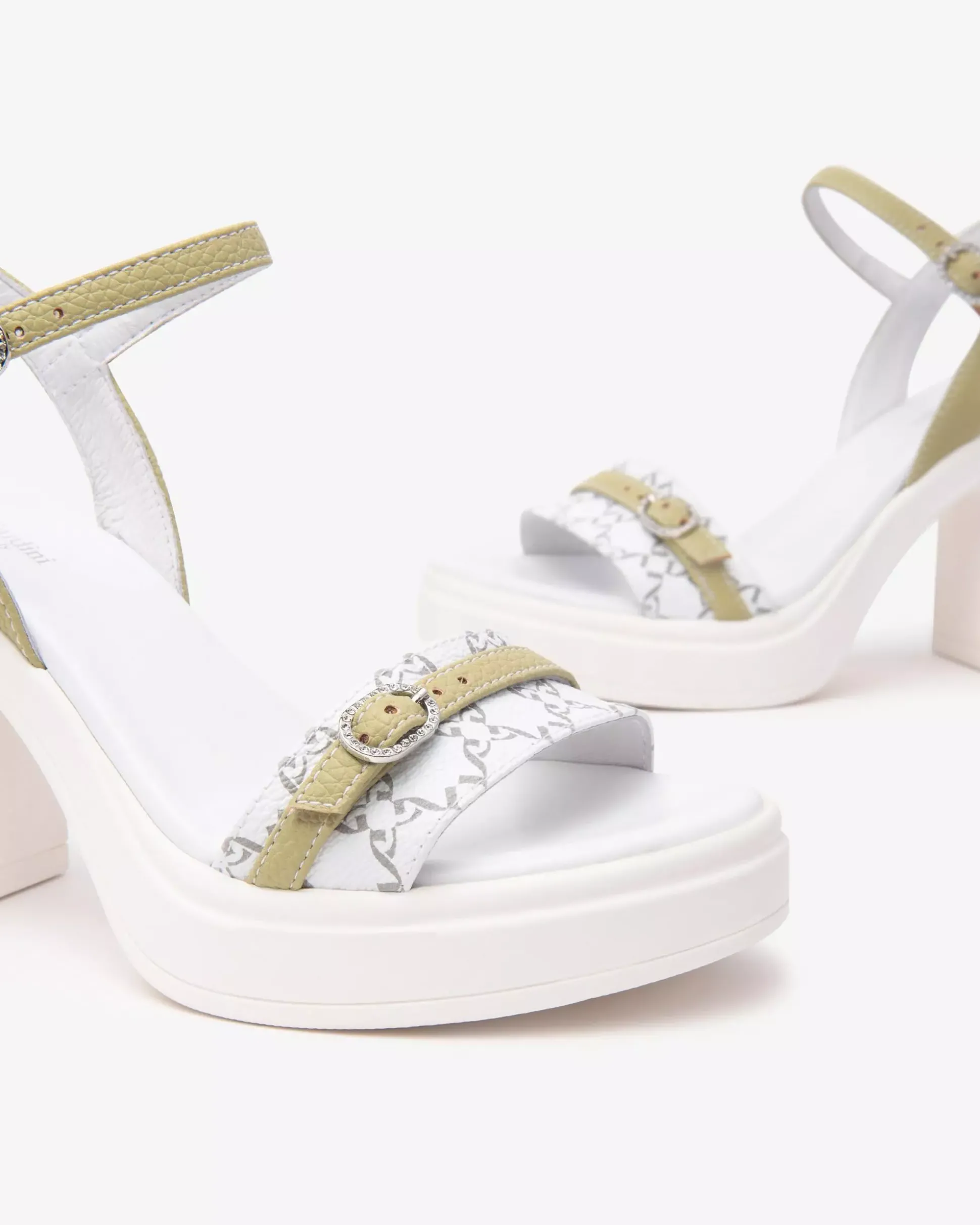 Sandali Donna in Pelle e Materiale Tecnico