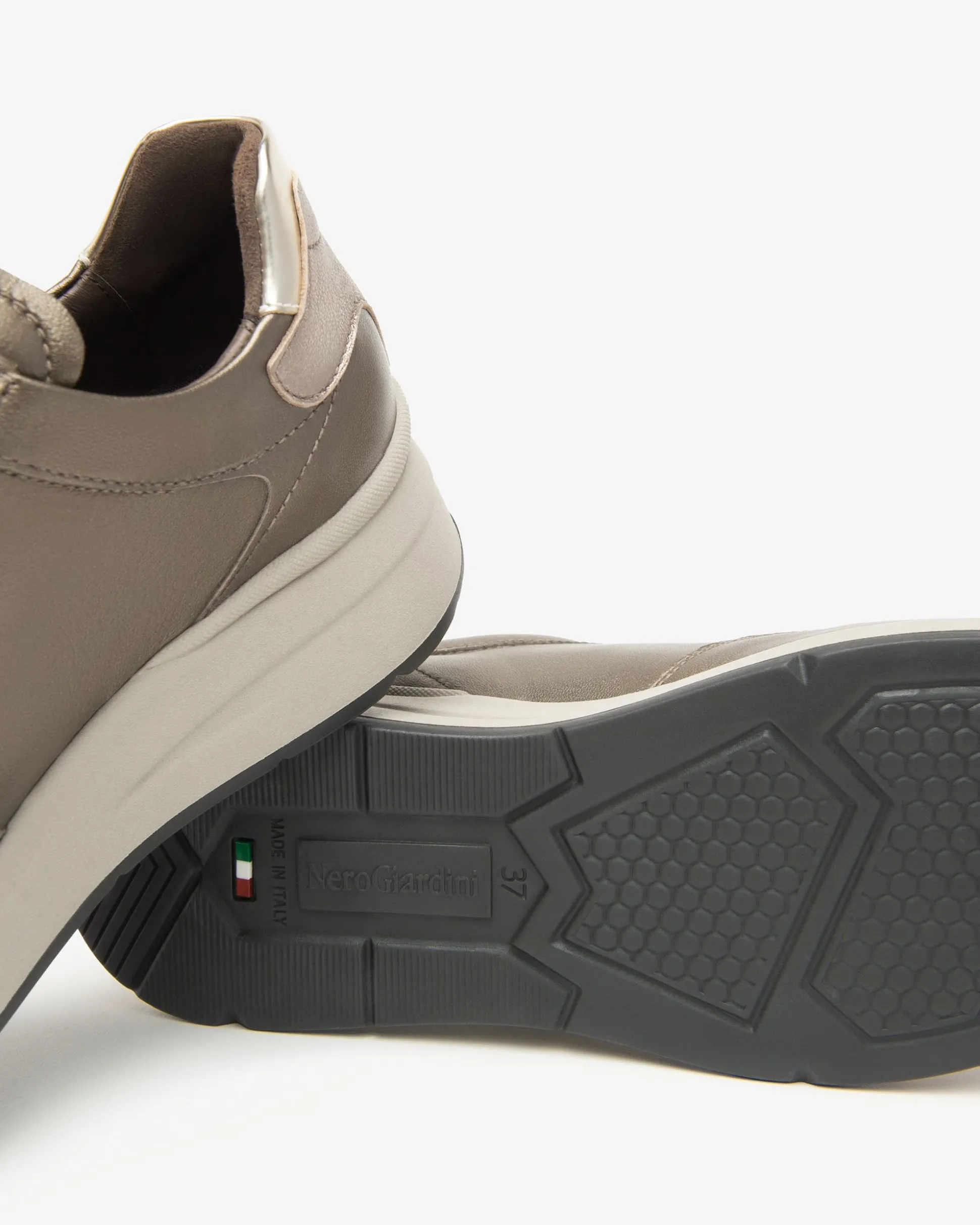 Sneakers Donna in Pelle e Materiale Tecnico