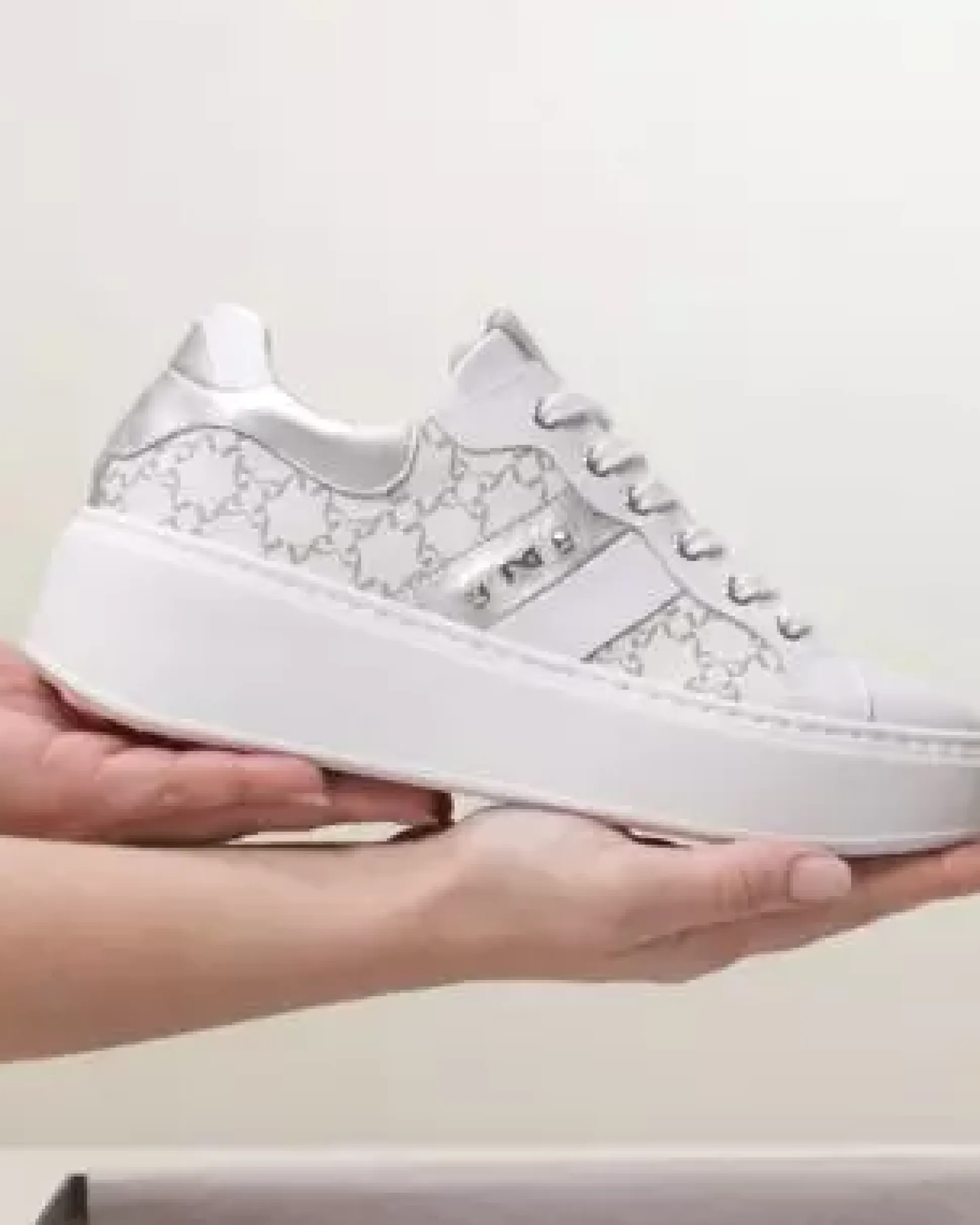Sneakers Donna in Pelle e Materiale Tecnico