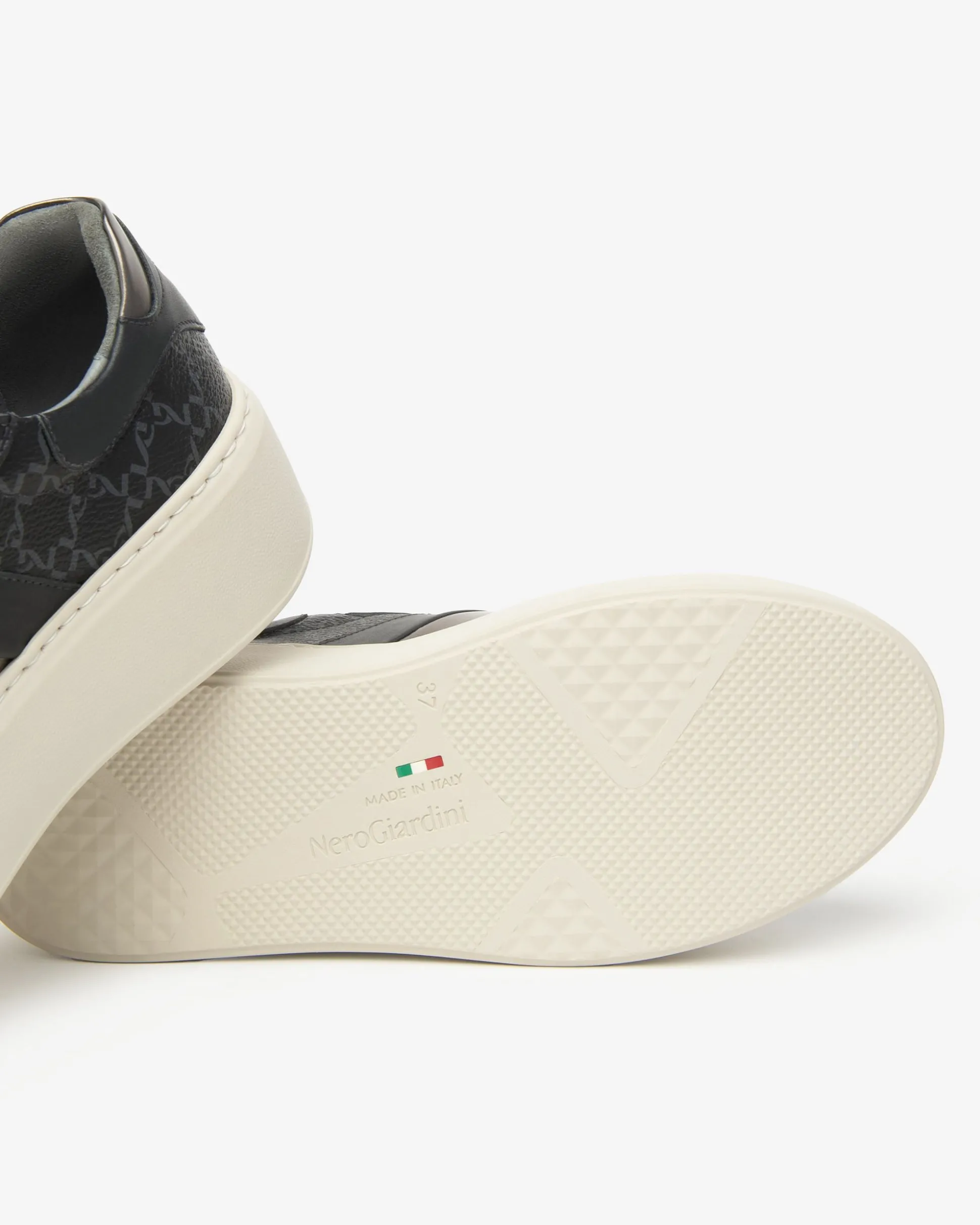 Sneakers Donna in Pelle, Materiale Tecnico e Suede