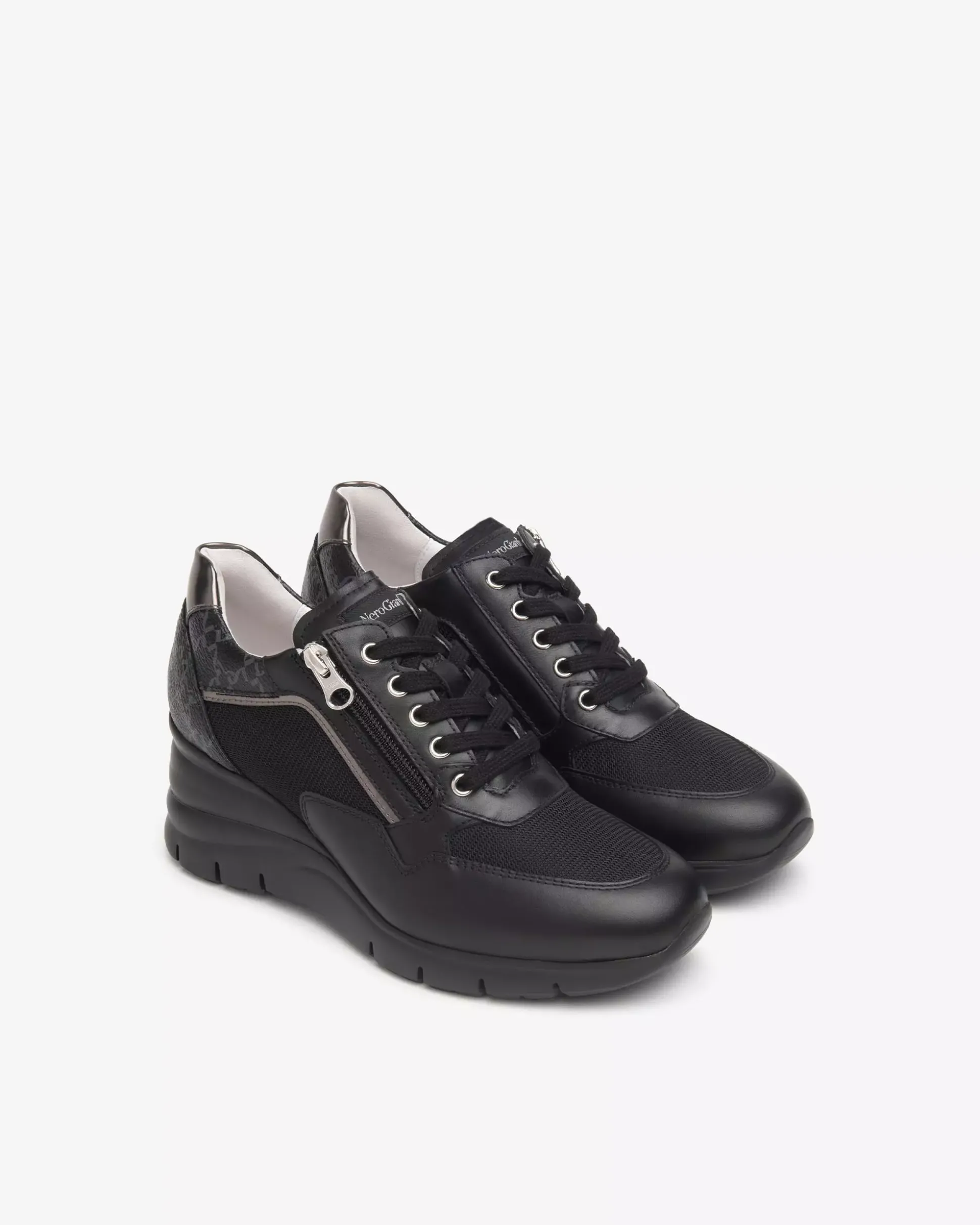 Sneakers Donna in Pelle, Tela e Materiale Tecnico