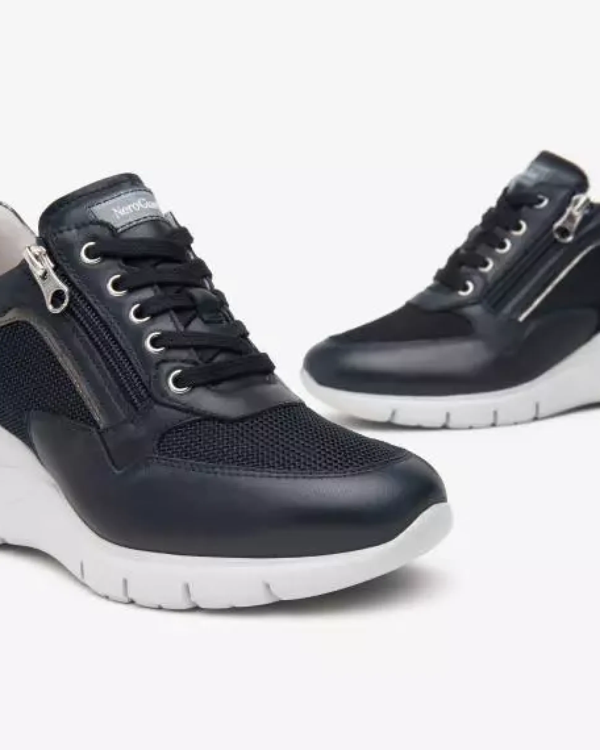 Sneakers Donna in Pelle, Tela e Materiale Tecnico