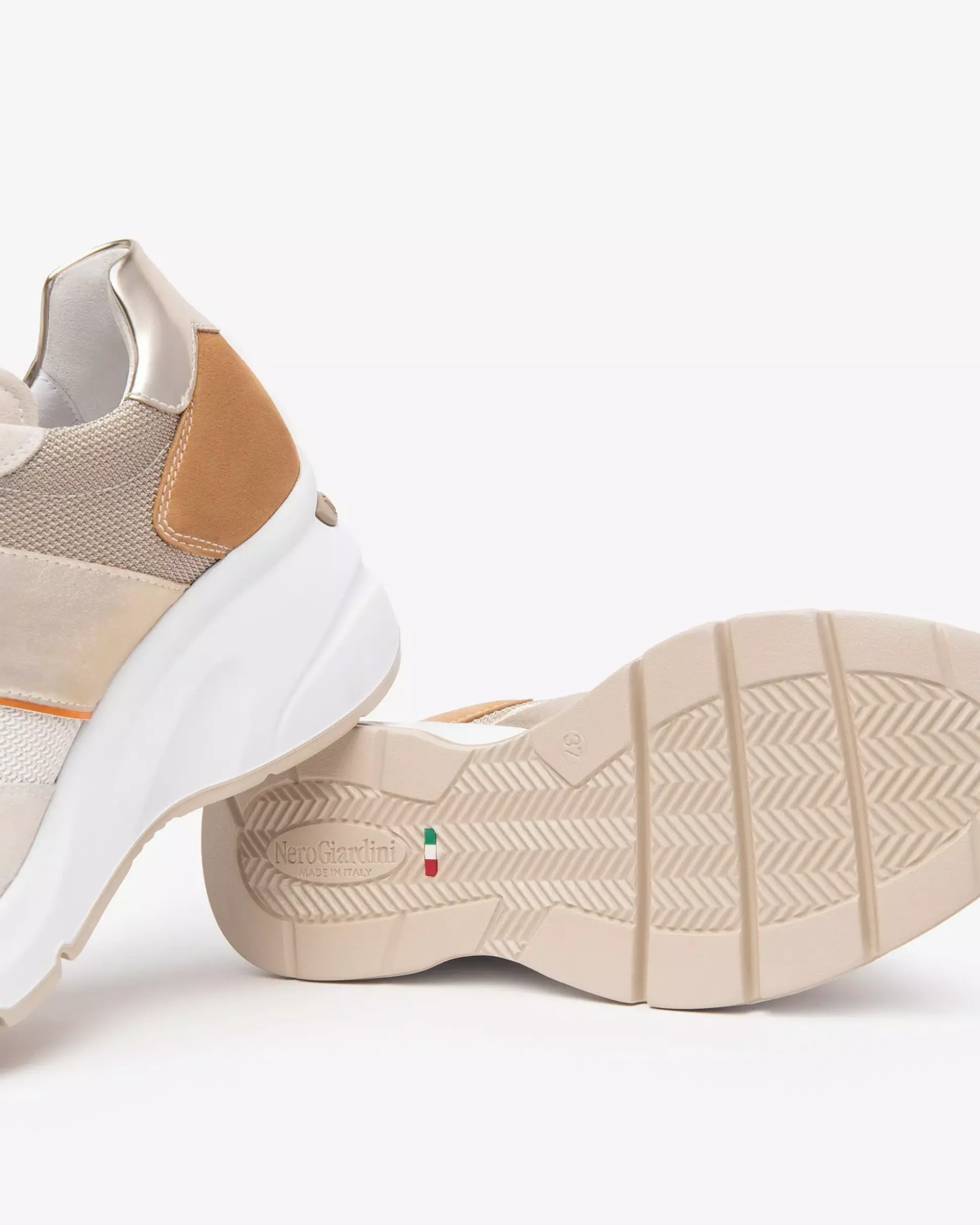 Sneakers Donna in Suede, Tela e Materiale Tecnico